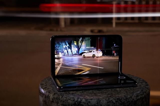 oppo手机分屏怎么弄，oppo手机怎么分屏（一台手机双线操作，OPPO）