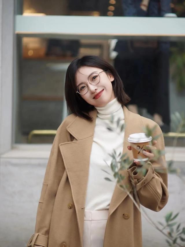 圆脸适合什么眼镜，圆脸适合什么眼镜框女（不同脸型适合什么样的配饰）