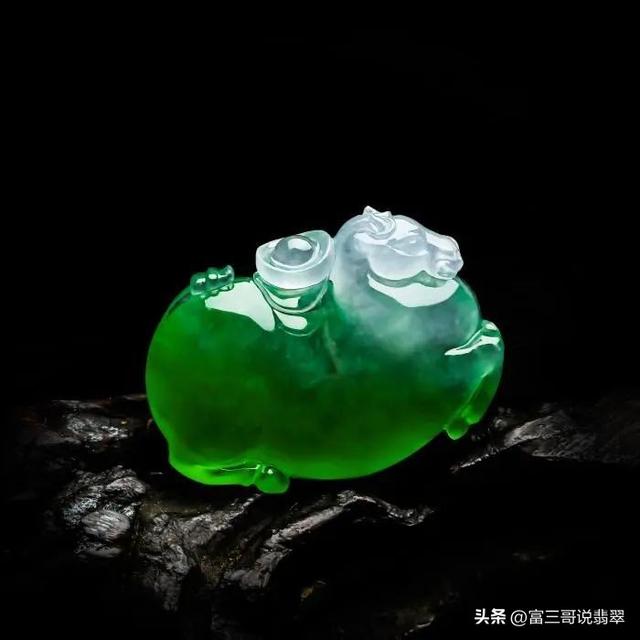 唐马的寓意和象征，唐马服饰图片（▏翡翠玉雕艺术创作——《唐马》）