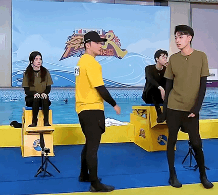 高端逗比的情侣网名，高端逗比的情侣网名原耽（秦霄贤哈妮克孜cp感十足）