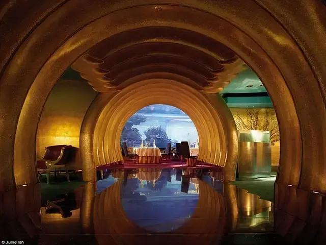 迪拜帆船酒店简介，迪拜帆船酒店介绍（80张高清图带你走进迪拜七星级帆船酒店）