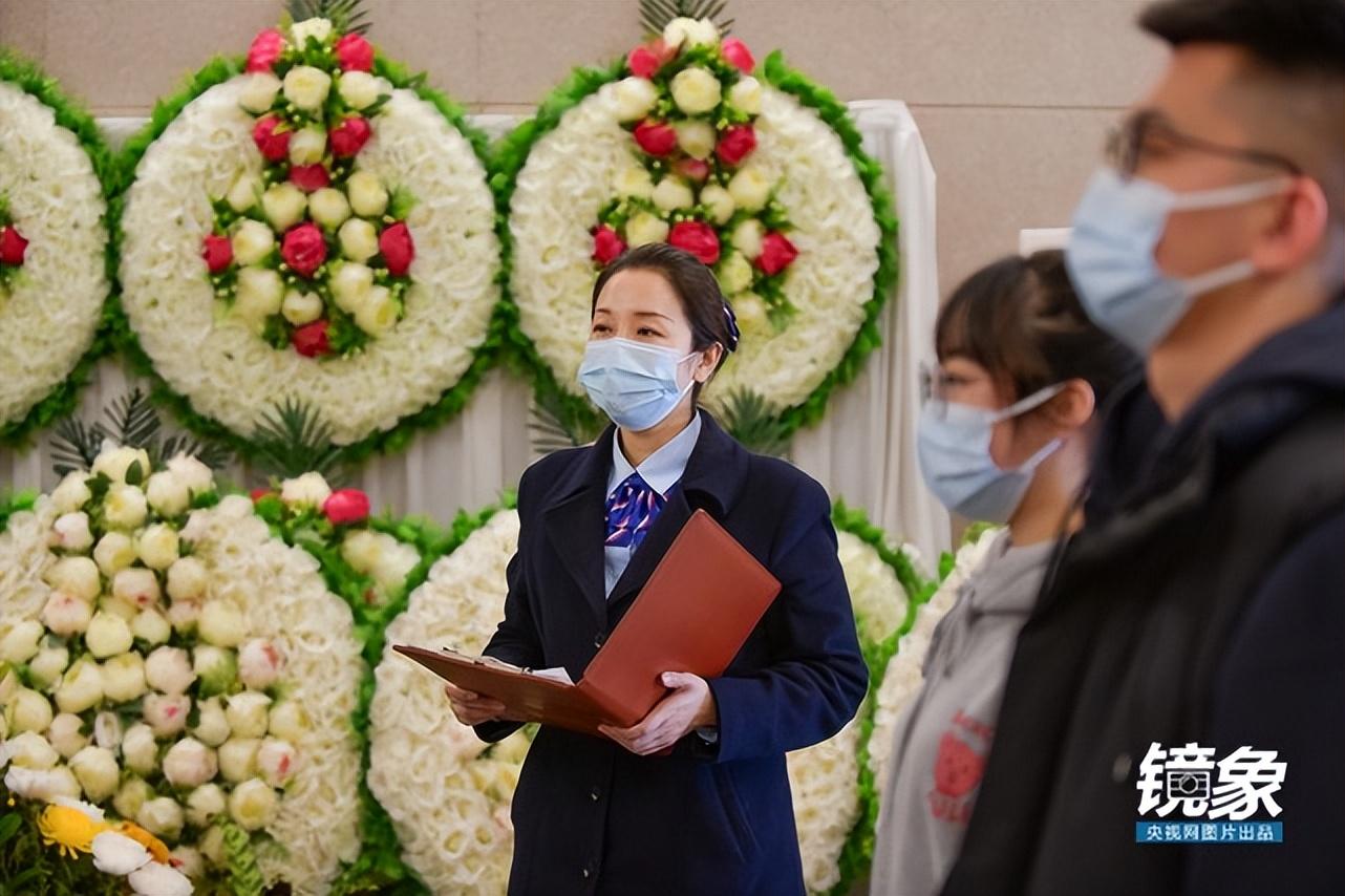 梦见别人送东西给我，梦见别人送东西给我是什么意思（从出生2小时到104岁）