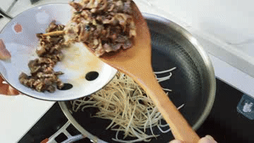 康巴赫炒锅怎么样，德国康巴赫炒锅怎么样（康巴赫第五代抗菌煎锅真的不粘锅）