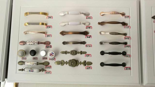 颗粒板做衣柜多少钱一平方，颗粒板定制衣柜多少钱一平方（一定要清楚全屋定制如何计价）