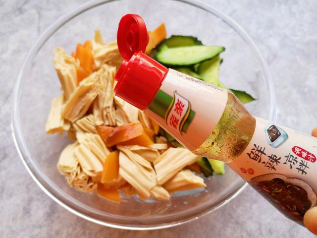 腐竹拌凉菜的做法怎么办呢，拌腐竹凉菜做法大全（腐竹和黄瓜做凉拌菜）