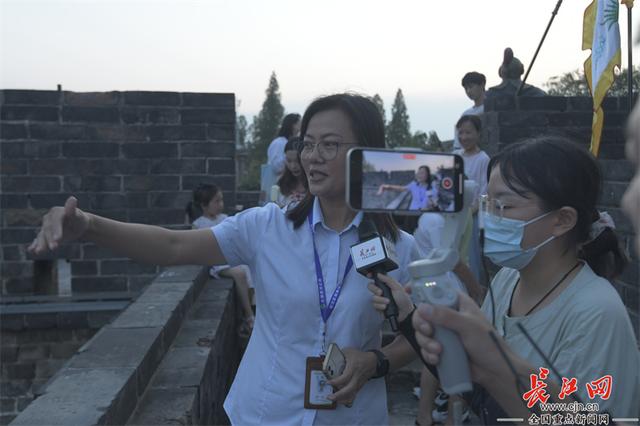 真正的荆州古城，“荆州古城独特性在于它保存了一个完整的古城”