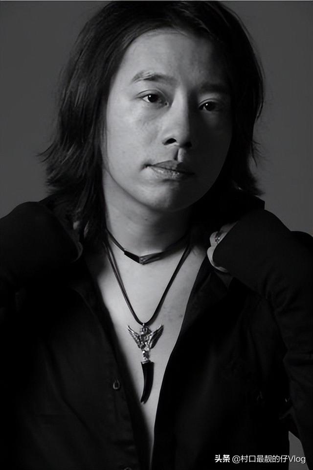 水木年华成员李健，水木年华成员资料（水木年华成员缪杰竟然开直播求礼物）