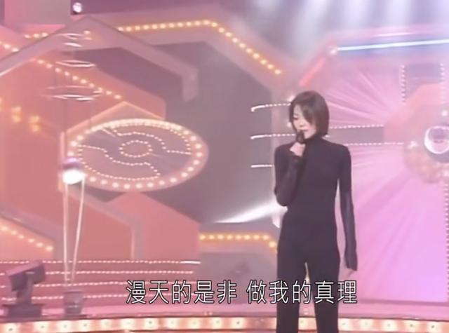 窦靖童同款西装裤，窦靖童登《VOGUE+》八月封面