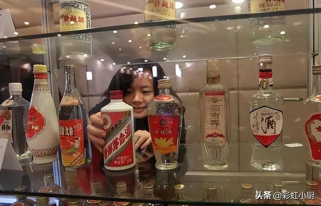 红酒开瓶后可以存放多长时间，一瓶红酒开封后可以存放多久（放10年还能喝吗）