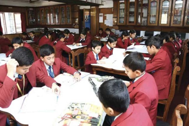 尼泊尔是哪个国家，尼泊尔是哪个国家的殖民地（尼泊尔，穷啥不能穷学生！）