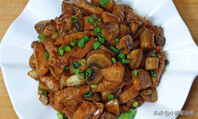 口蘑炒多久能熟，口蘑怎么炒（没想到鸡胸肉和口蘑一起炒这么好吃）