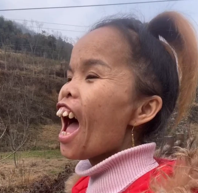 中国第一丑女网红是谁,前十名的大网红最丑有谁,抖音上很丑很火的那个