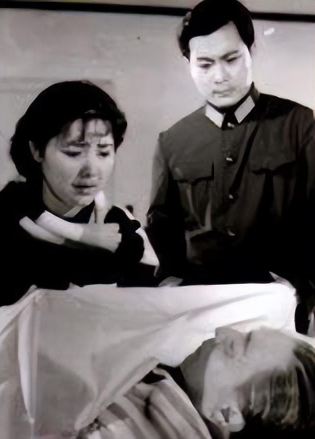 歌手姜黎黎简历，姜黎黎：嫁小3岁汪宝生