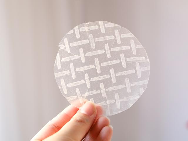 纸花怎么做，小学三年级手工剪纸花怎么做（自制高颜值春卷花）