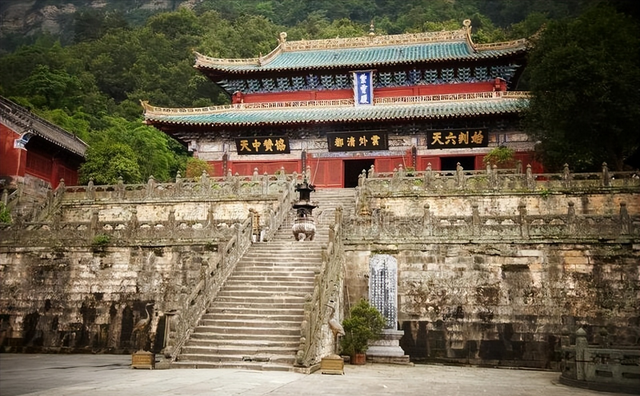 长明灯（长明灯小说，真的600多年没灭过（《长明灯》主人公）