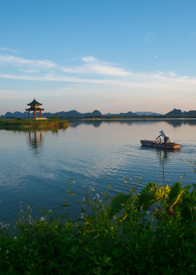 广西有哪些景点值得去，广西有哪些景点值得去看（快把广西这些游玩不累、老少皆宜的山湖美景安排上~）