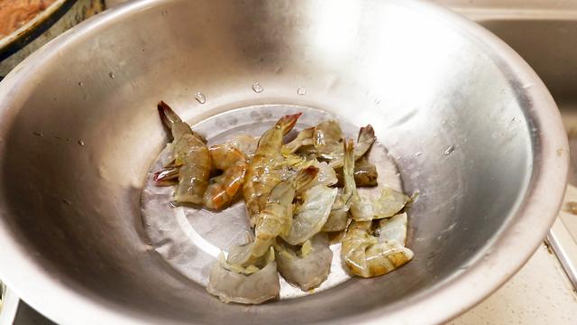 虾怎么做好吃又简单，虾怎么做好吃又简单 水煮虾（教你5道大虾的做法）