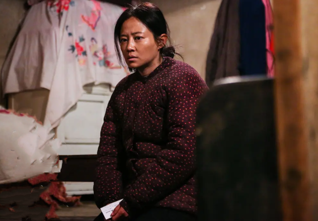 盘龙卧虎高山顶的演员，盘龙卧虎高山顶的演员是谁（把汤唯和蒋勤勤等女星放在一起）