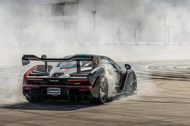 v8引擎车都什么车，v8引擎什么意思（有史以来最强悍的15辆V8发动机汽车）