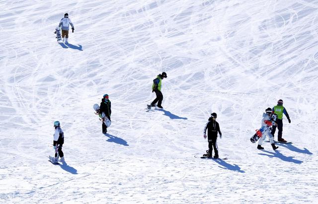 国内必去十大滑雪场滑雪，中国十大滑雪场排行榜（浙江家门口的六大滑雪场推荐）