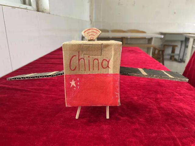 中学生科技小制作，中学生科技小（邓州市六高中科技小制作作品展）