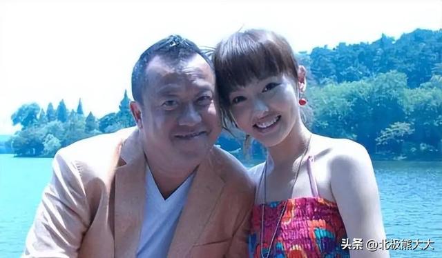 唐嫣当初跟霍建华恋爱过吗，“双面甜心”唐嫣的上位史