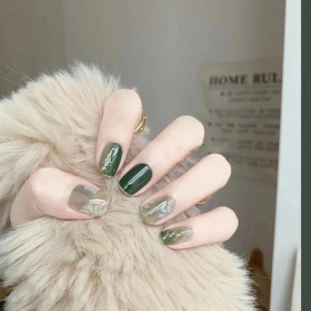 超级显白的基础款美甲，显白显嫩的美甲来一波儿~