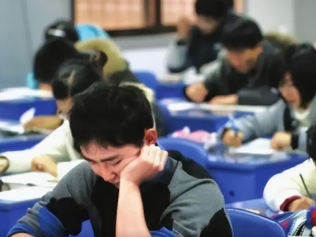 云南一所公辦本科大學斷檔了嗎（云南本科一批學校）