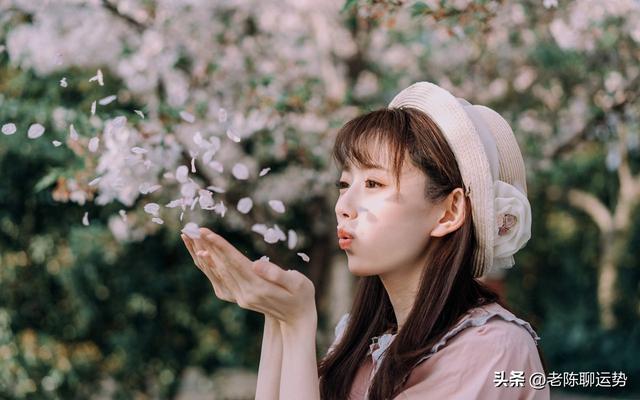 6月份是什么星座女生，6月份是什么星座（风生水起的三大星座）