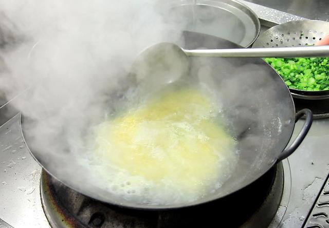 30克用勺子量图片，50克有多少参照物（老话说“伏天不吃苦）