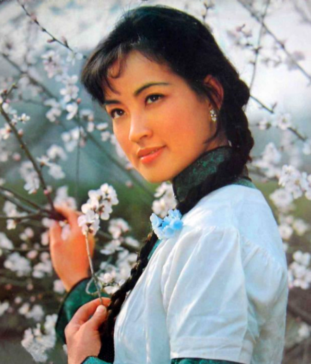 刘晓庆与小自己21岁的郑国霖，以及她入狱后重新站起来的前前后后