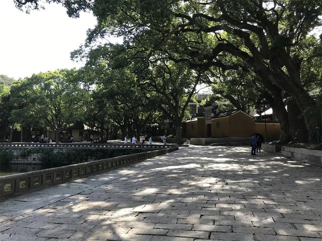 普陀山旅游攻略二日游，普陀山旅游攻略一日游最佳路线（浙江普陀山游玩路线和观音法界）