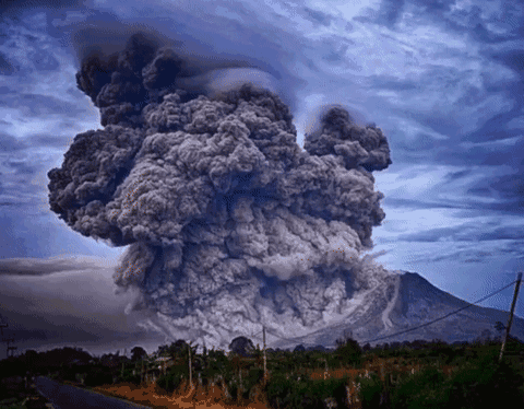 长白山天池火山，长白山天池，中国大最深的火山湖（长白山10年内或将爆发）