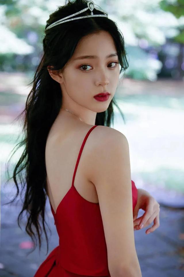 什么的美景，铺满金色巴掌的水泥道描写了什么（自然的美景，爱的诗篇）