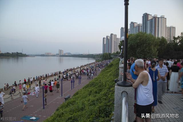 沿海城市旅游十大排名，国内海滨城市排名前十（长春、贵阳、西宁榜上有名）