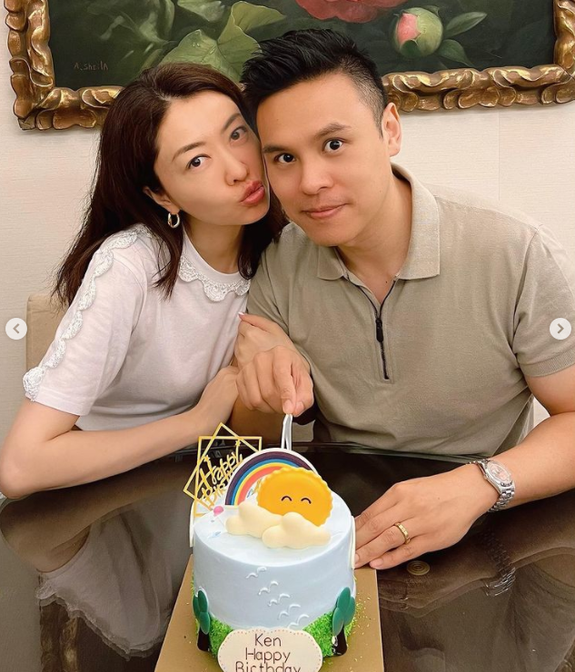 熊黛林为郭可颂庆生，与双胞胎女儿献吻老公，一家四口幸福同框