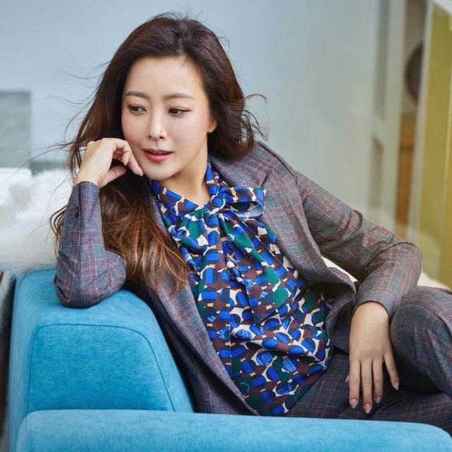 金喜善老公，和老公结婚15年（金喜善老公设计眼镜品牌是什么）