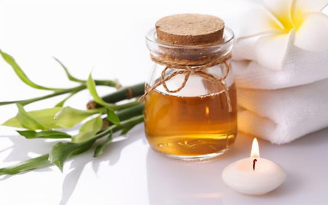 驱蚊精油，天竺葵精油（她用白玉兰花精油做油敷上瘾）