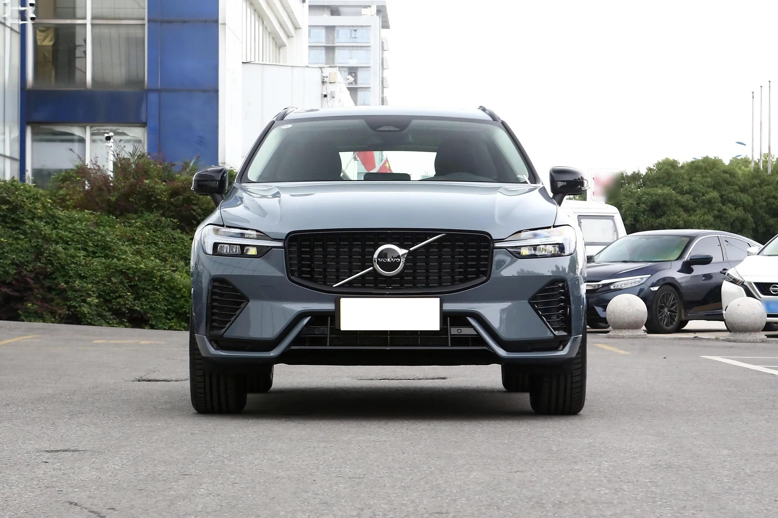 第一台是沃尔沃的xc60.