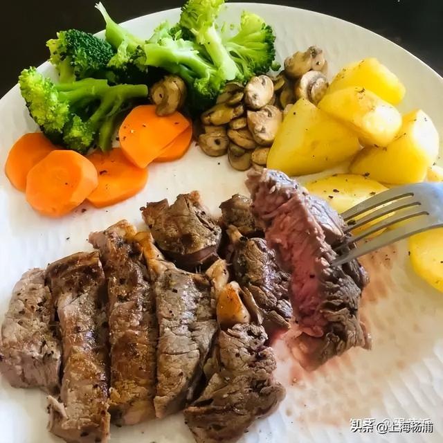 葡萄的热量是多少大卡，一个葡萄的热量是多少大卡（有哪些食物看起来热量很高）