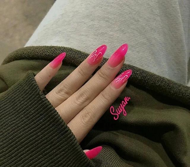 芭比美甲步骤，芭比美甲怎么卸掉（美甲♥芭比粉美甲）