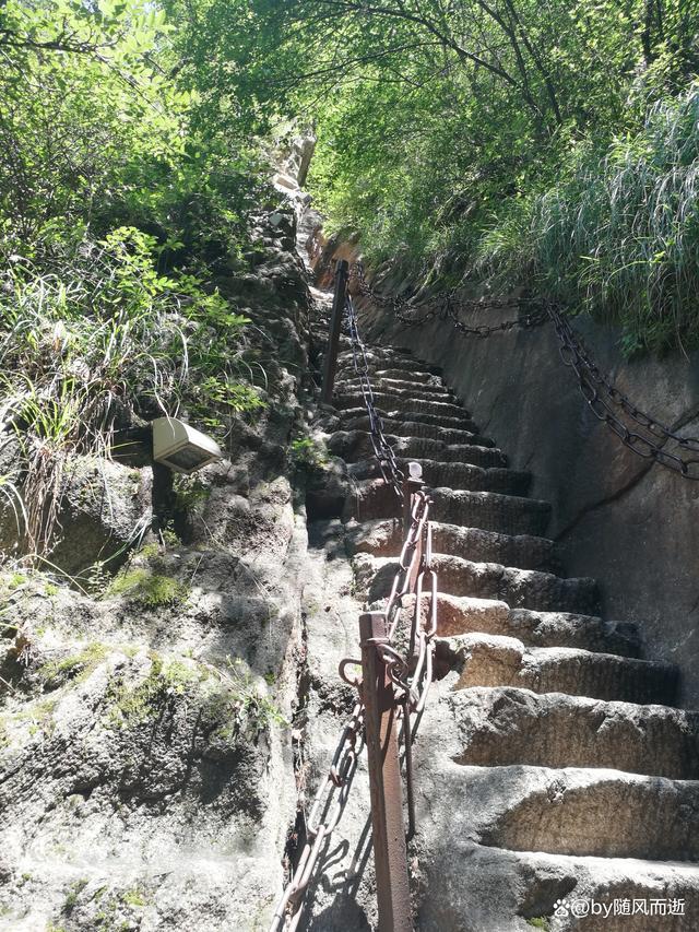 徒步爬华山最佳路线，徒步爱好者攻略——华山