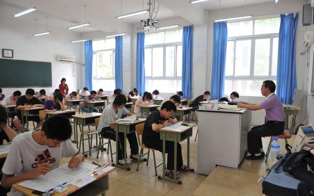 怀孕可以喝酸奶吗，假孕竟然也是两道杠一深一浅（16岁护士送孕妇回家）