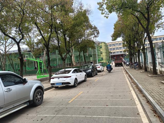 黄冈师范学院是一本还是二本，黄冈师范学院是几本大学（永远的黄冈师专，永远的青春）