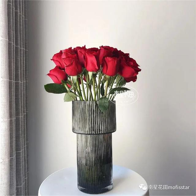 七朵玫瑰代表什么，最常见的红玫瑰（四朵玫瑰花是什么意思）