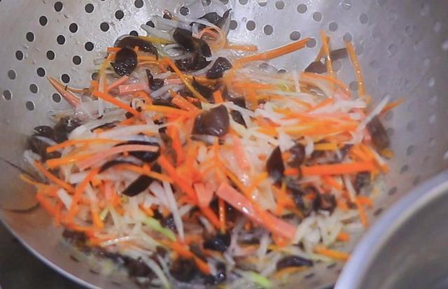 减肥能吃粉丝吗，减肥期间可以吃多少克粉丝（天暖了建议大家：常吃3样）