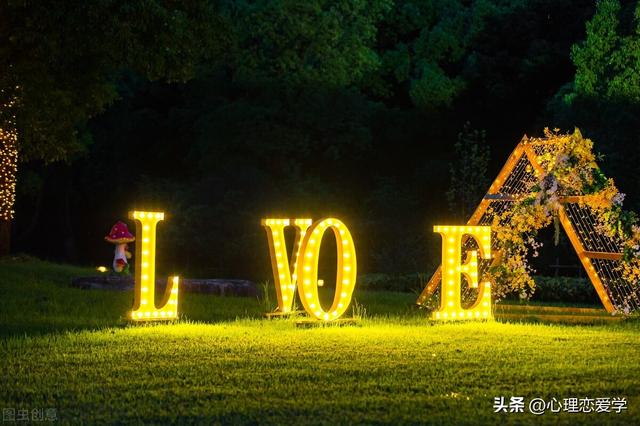 怎么和女生表白，怎么向女生表白（学会这30条告白文案）