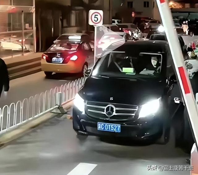 肖战有没有绯闻，杨紫肖战再传绯闻，网友：离谱