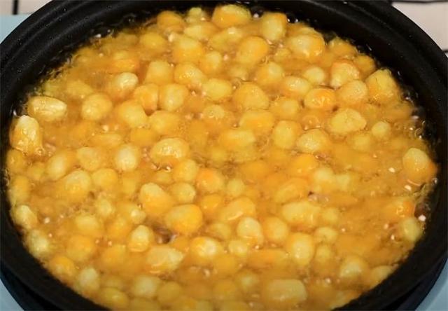 炒甜的玉米粒怎么做，怎样炒甜玉米粒好吃（玉米烙好吃有窍门）