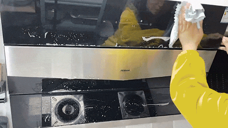 锅烧糊了上面黑的怎么去掉，清除锅底糊焦黑小窍门（不锈钢锅烧焦了）